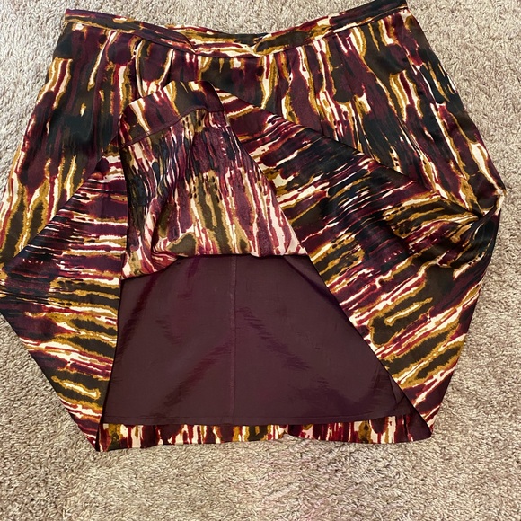 Michael Kors Dressy Skirt with under lining zipper w/2 pockets pleated front - Picture 3 of 10